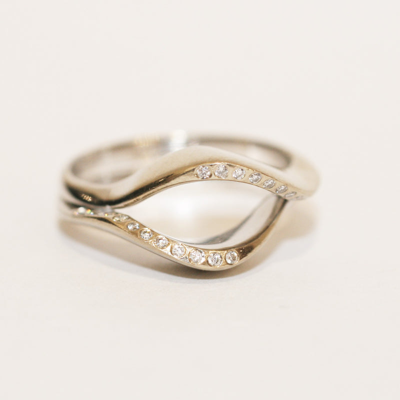 Gold and Diamonds Contour Ring